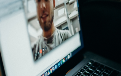 Deepfake, zoombombing… access to a video conference must be controlled