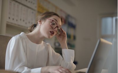 Video conferencing spying: Glare from glasses to blame?